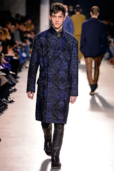 Look 35